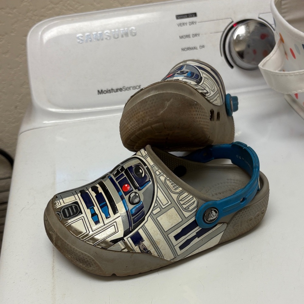 CROCS Kids Star Wars Slippers in Blue and Gray